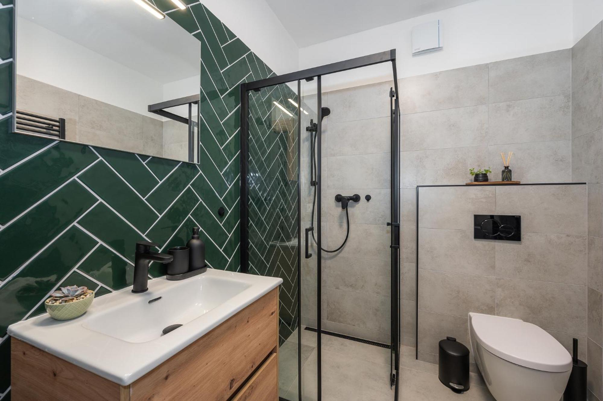 Fully Equipped Apartments With Terraces, Free Garage Parking, Netflix & Ac - By Apartmany Slapanice Cz Luaran gambar