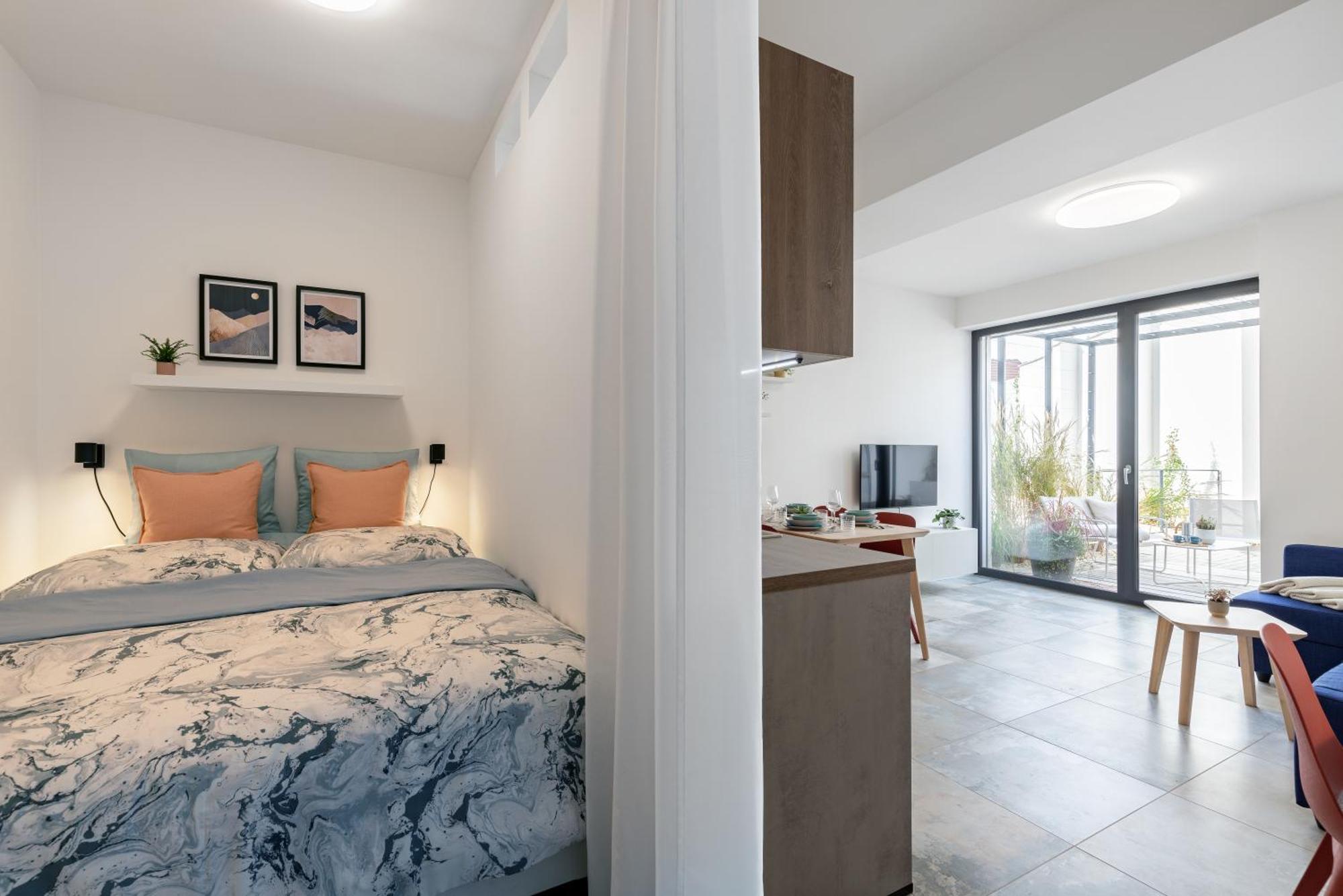 Fully Equipped Apartments With Terraces, Free Garage Parking, Netflix & Ac - By Apartmany Slapanice Cz Luaran gambar