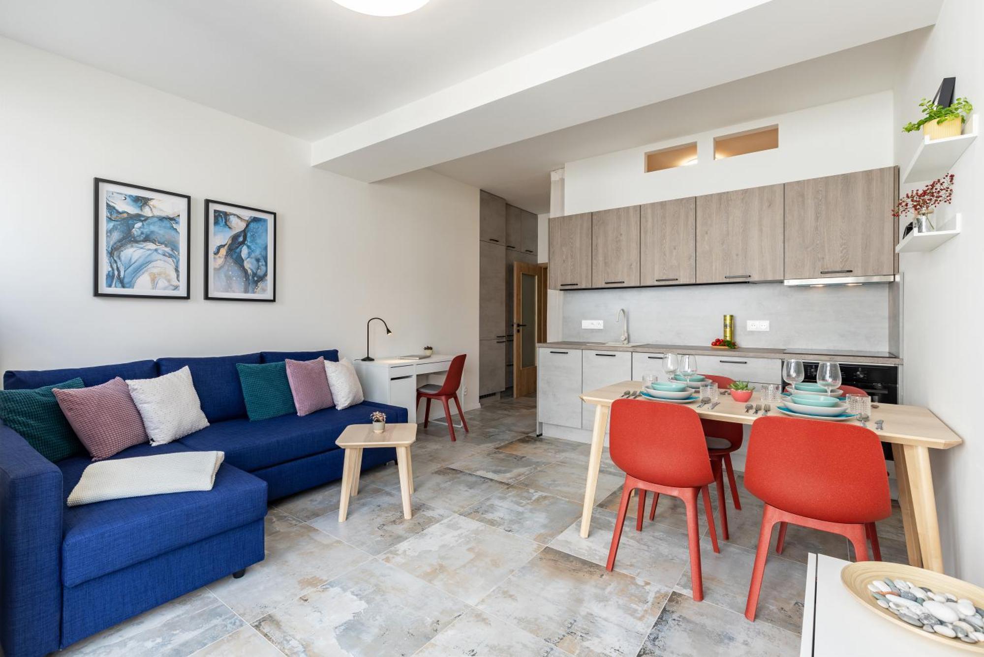 Fully Equipped Apartments With Terraces, Free Garage Parking, Netflix & Ac - By Apartmany Slapanice Cz Luaran gambar