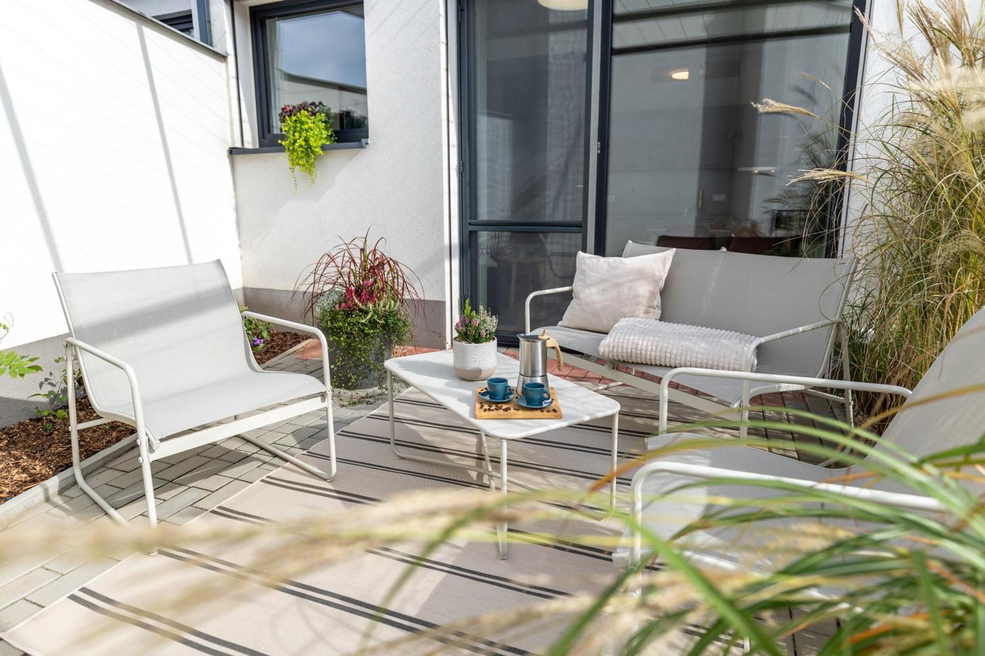 Fully Equipped Apartments With Terraces, Free Garage Parking, Netflix & Ac - By Apartmany Slapanice Cz Luaran gambar